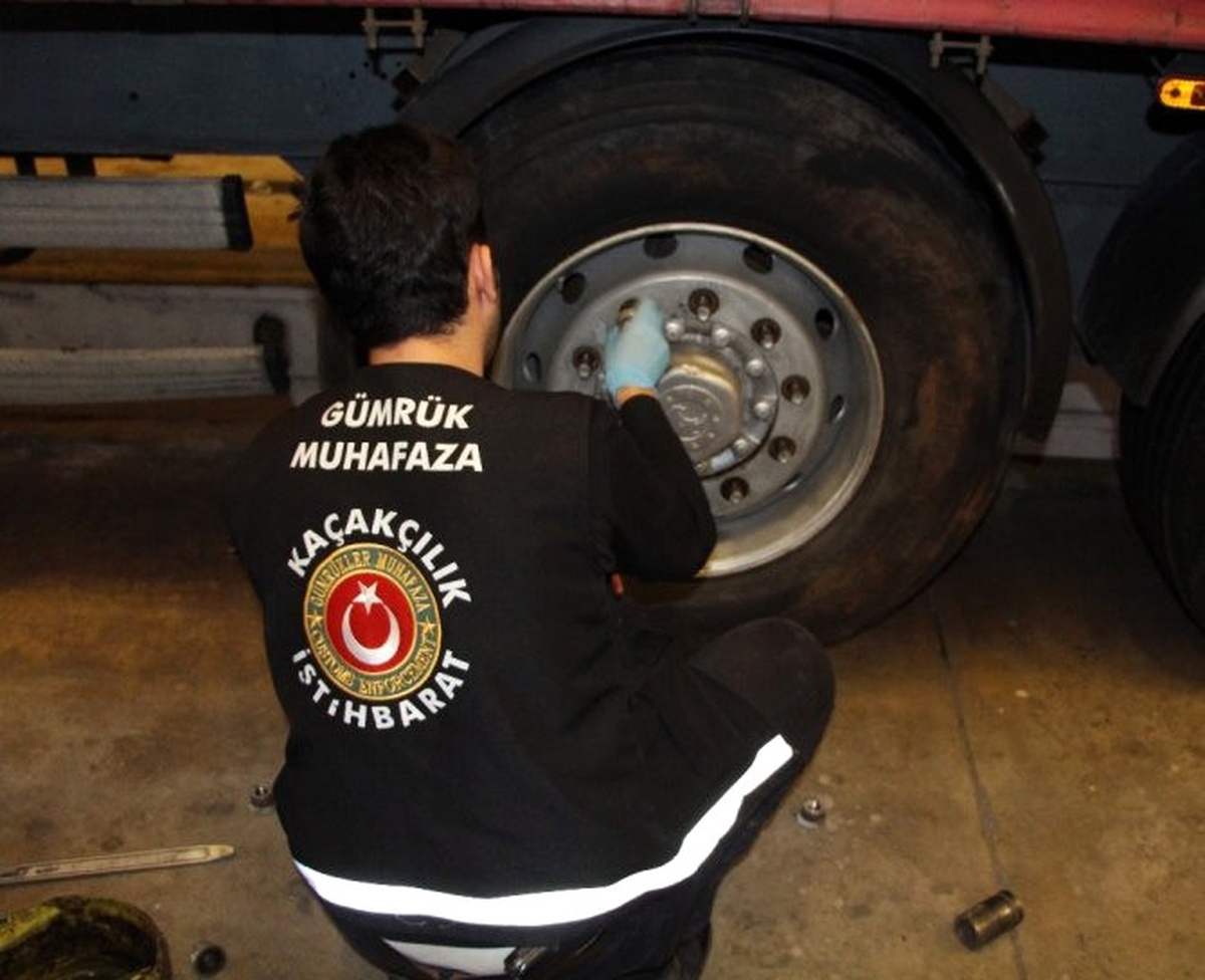 Dha Yurt - Tır Lastiğinden 114 Kilo Esrar Çıktı
