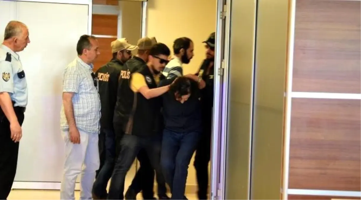 Edirne\'de Yakalanan Eski Sat Komandoları Tutuklandı