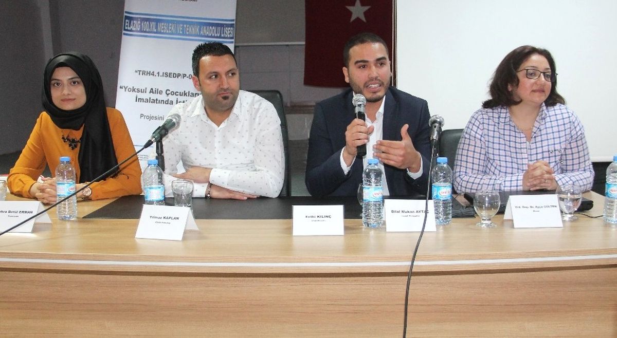 Elazığ\'da Öğrencilere Meslek Tanıtım Konferansı