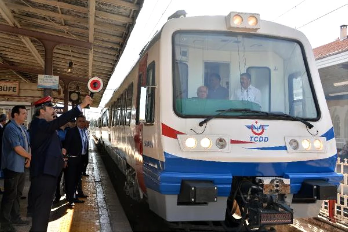 Emniyet Müdürü, Öğrencileri Geziye Tren Hareket Memuru Olarak Uğurladı