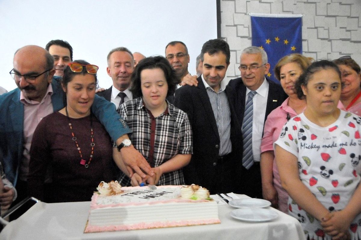 Engelli Anneleri Tatlı Yapmayı Öğreniyor