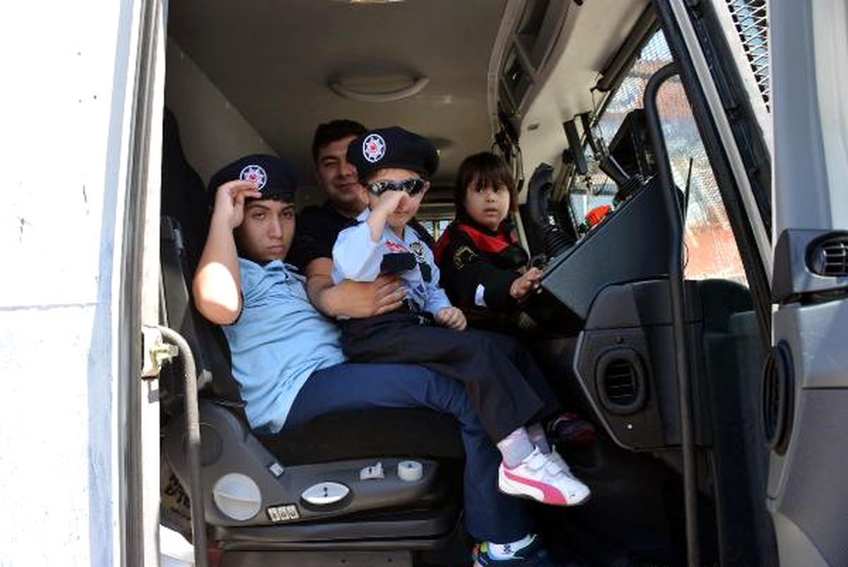Engelli Çocuklar Polis Oldu, Mutlulukları Gözlerine Yansıdı