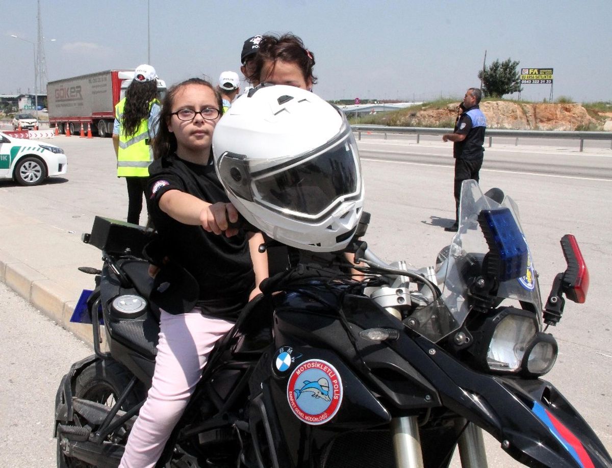 Engelli Öğrenciler Bir Günlüğüne Polis Oldu