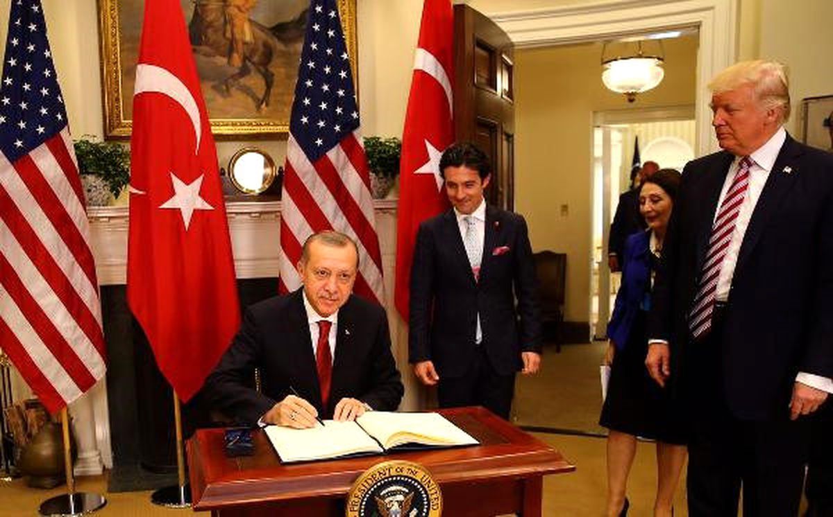 Erdoğan, Beyaz Saray Şeref Defterini İmzaladı