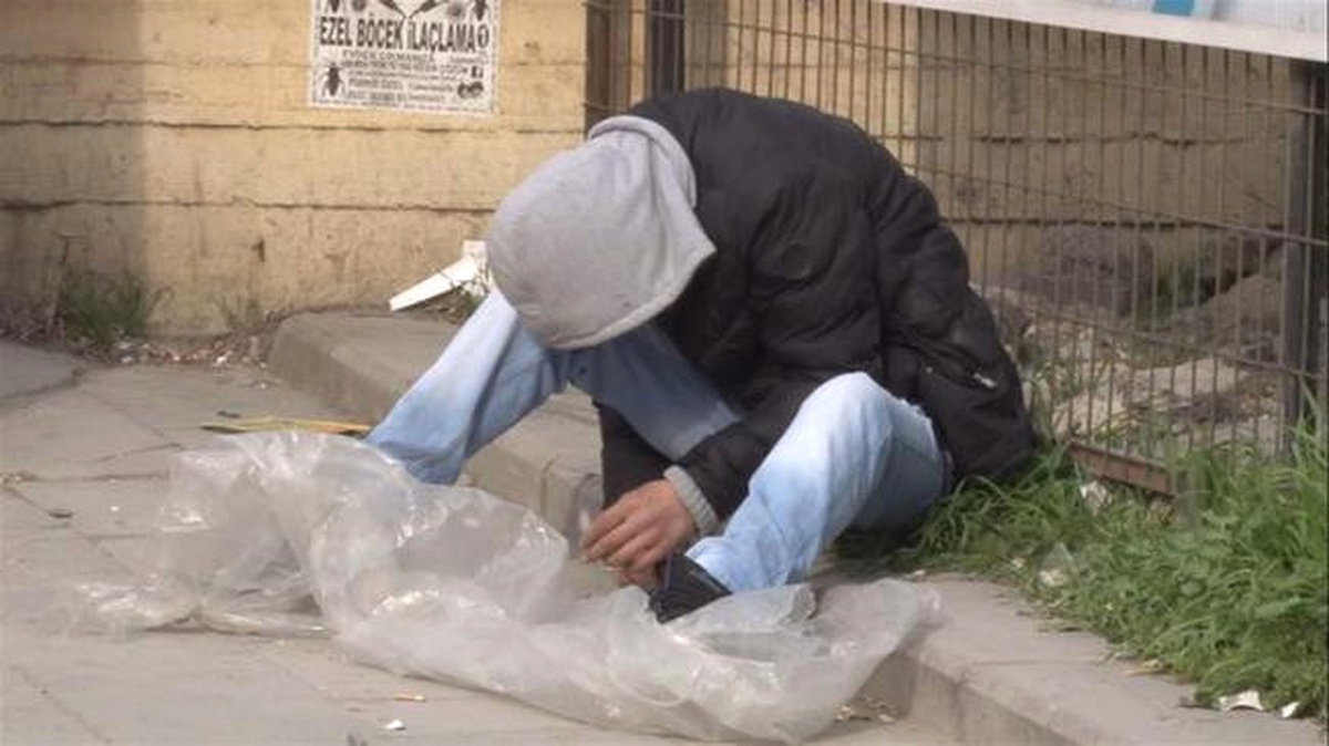 Esenyurt\'ta Uyuşturucu Kullanan Gençlerin Yürek Sızlatan Görüntüleri