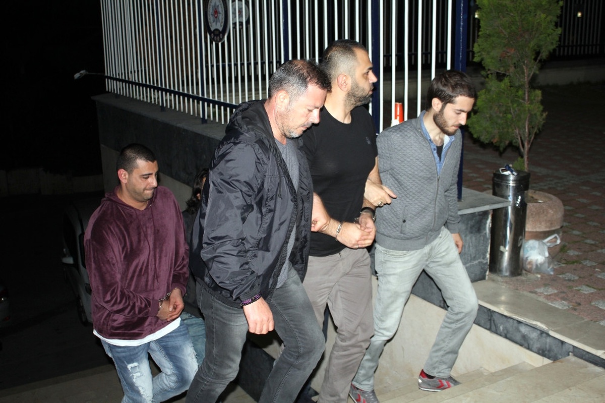 Fenerbahçeli Futbolcuyu Dolandırdıkları İddia Edilen 2 Kişi Gözaltında