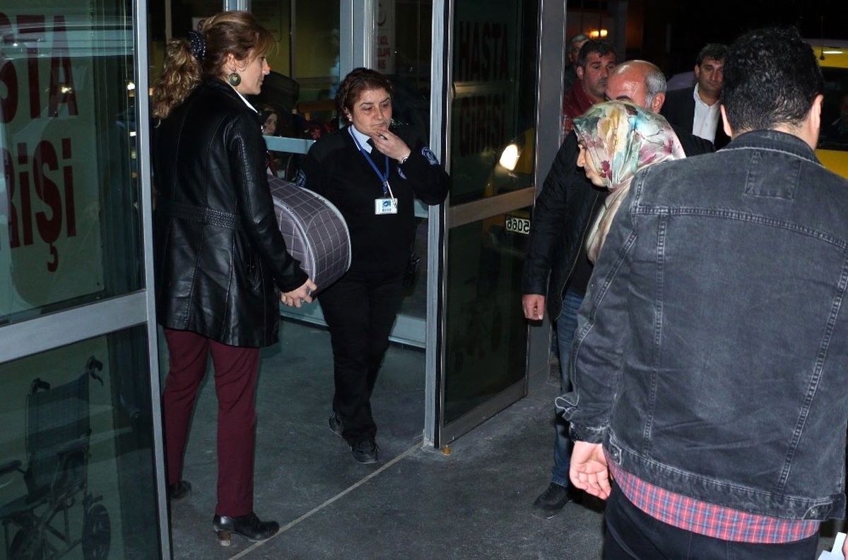 Fetö\'den Aranan Kadın Hastaneye Doğuma Gelince Yakalandı