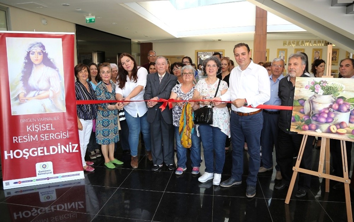 Gaziemir\'de Kursiyerin Resim Sergisi Tam Not Aldı