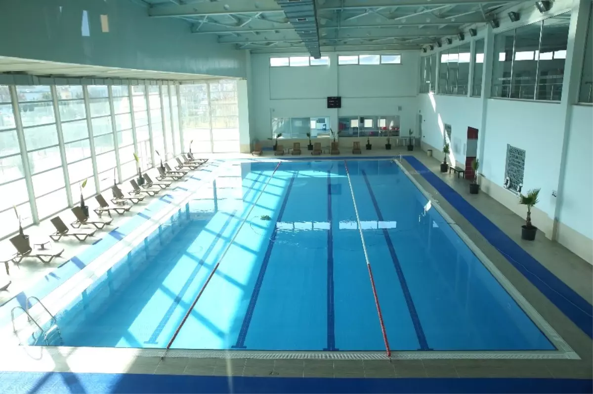 Gölbaşı\'nda Yüzme Bilmeyen Kalmayacak