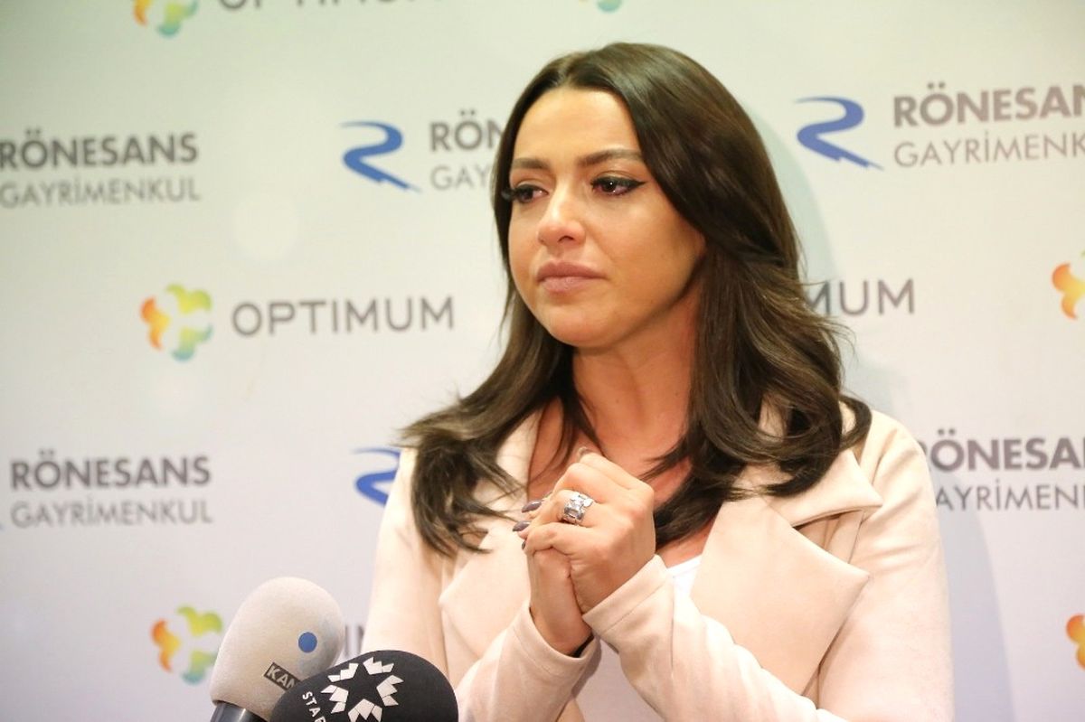 Hadise\'yi İzmir\'de Hüngür Hüngür Ağlatan Olay