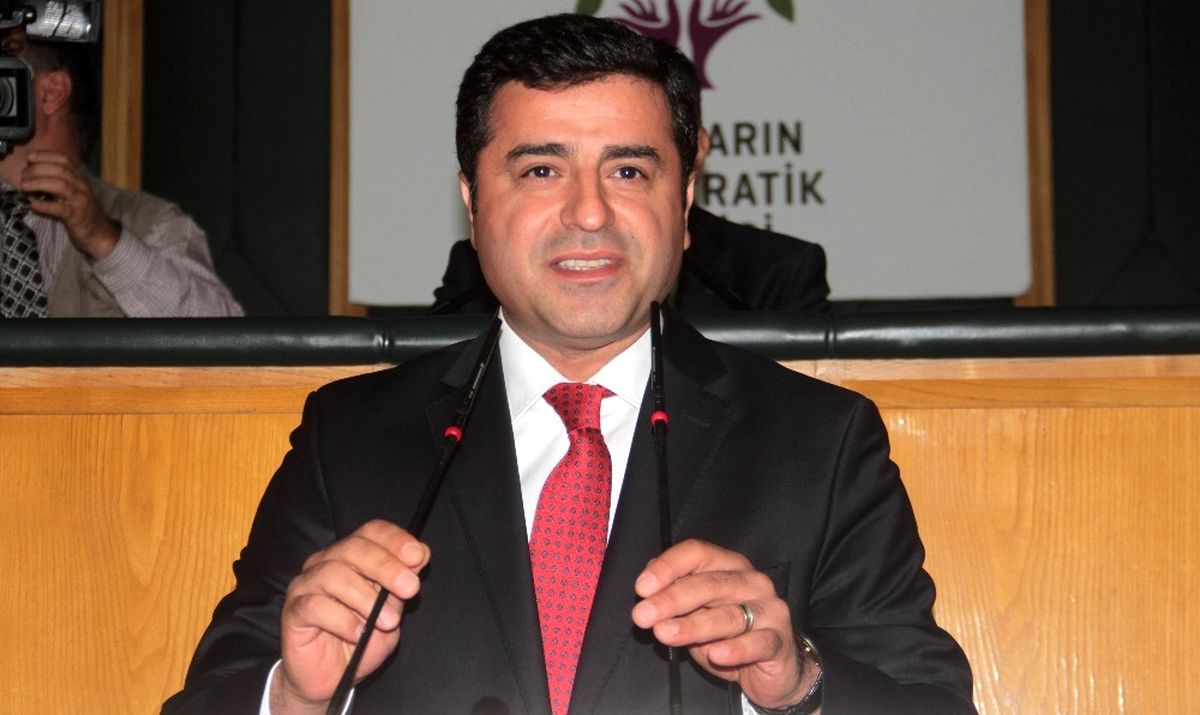 Hdp\'li Demirtaş\'ın Yargılanmasına Başlandı