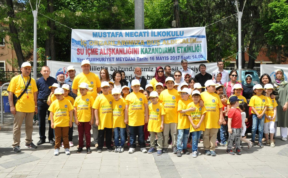 İlkokul Öğrencileri Su İçmenin Önemine Dikkat Çekti