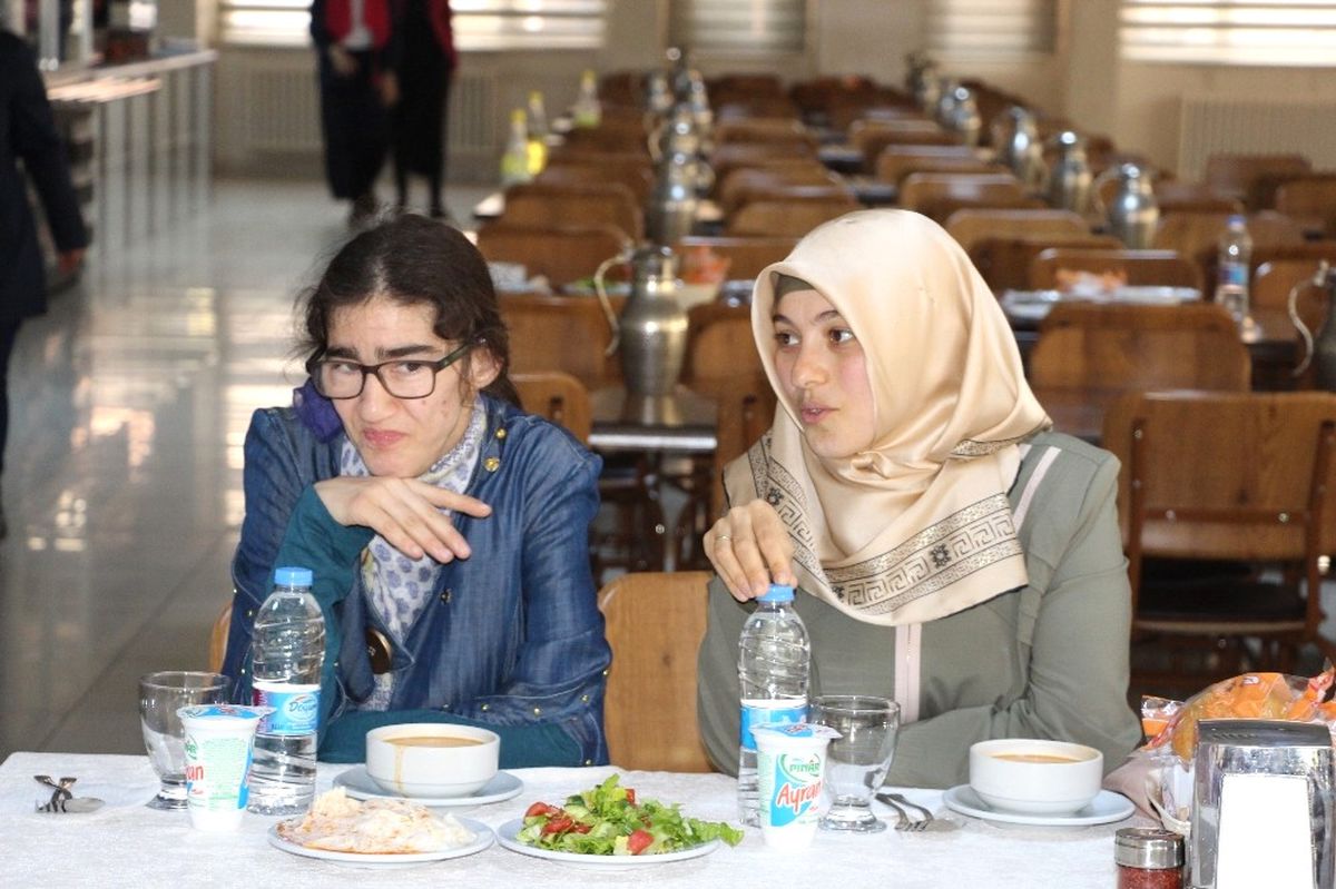 İşitme Engelli Öğrencinden Anlamlı Kutlama