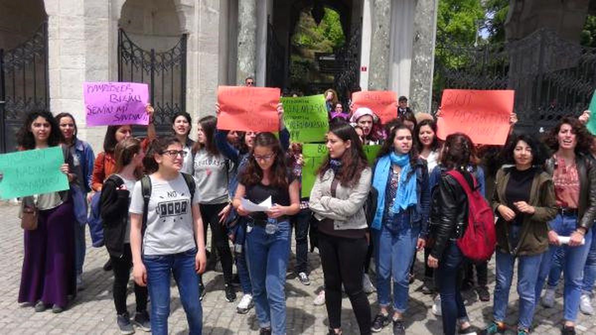 İstanbul Üniversitesi Öğrencilerinden Tacize Karşı Eylem