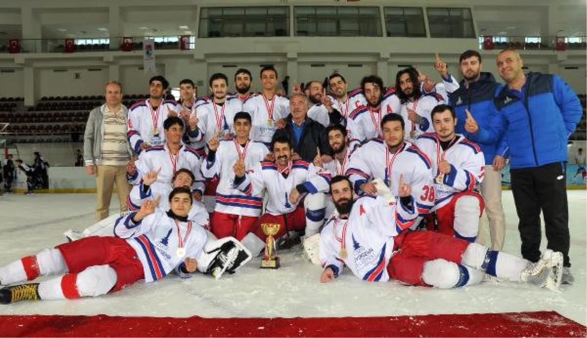 İzmir Büyükşehir Belediyespor Buz Hokeyinde Şampiyon