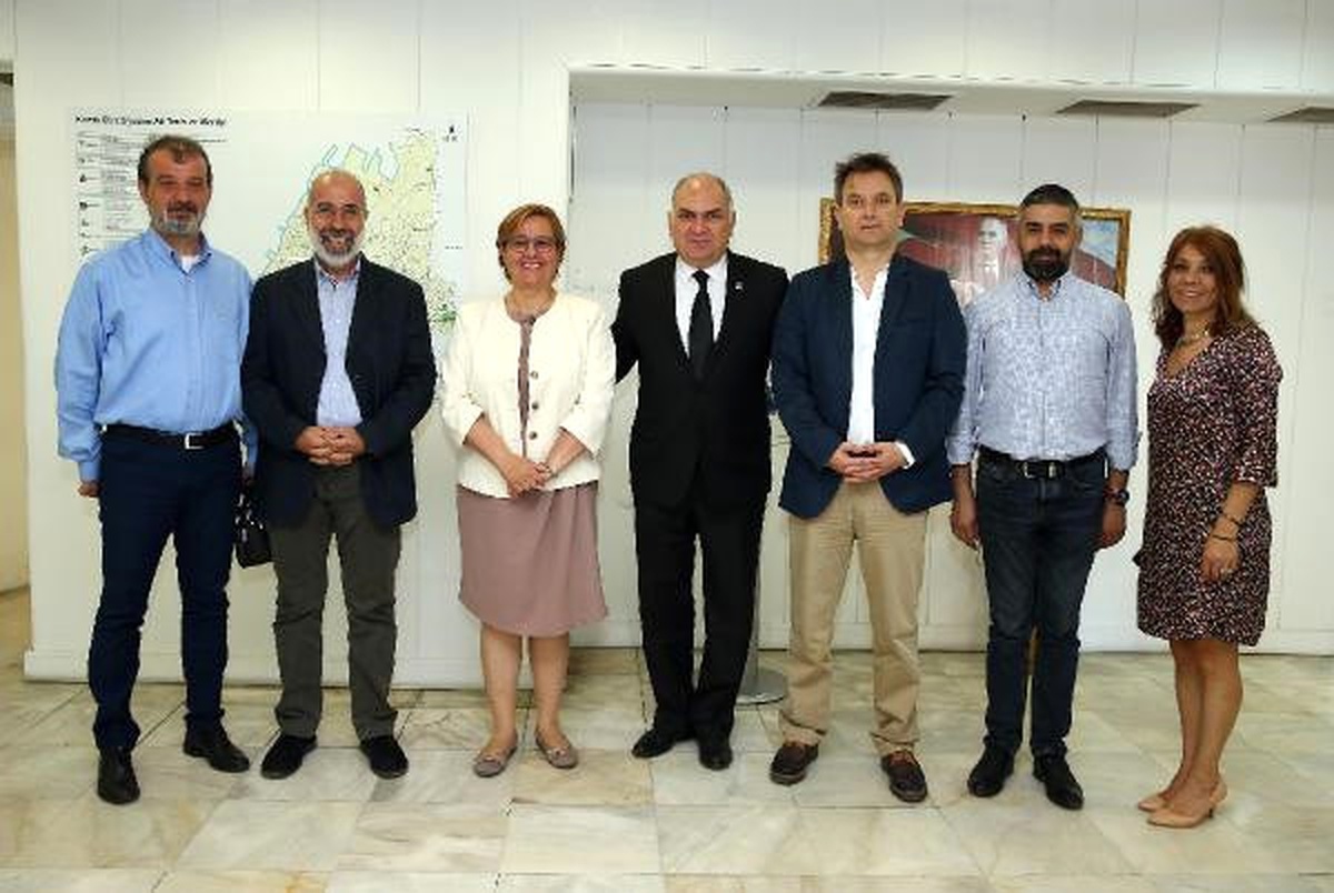 İzmir Tsyd\'ye Pekdaş\'tan Spor Müzesine Destek