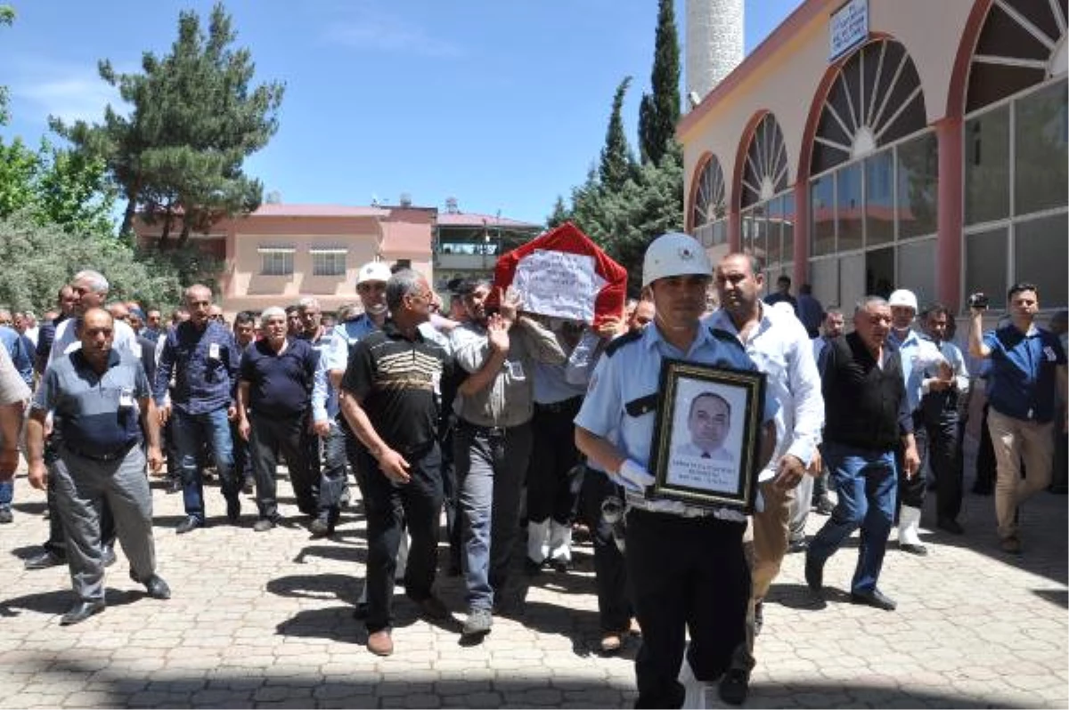 Kanserden Ölen Polis Memuru Toprağa Verildi