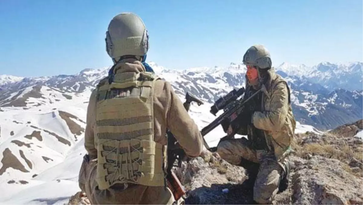 Kato Dağı Operasyonunun 28\'inci Gününde 1 Terörist Teslim Oldu, 2 Teröristin İse Cesedi Bulundu