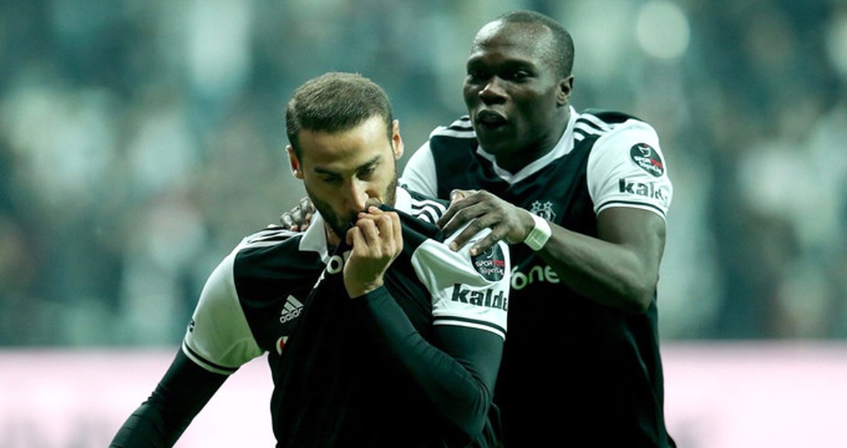 Lider Beşiktaş "Şampiyon" Tezahüratları ile İstanbul\'a Geldi