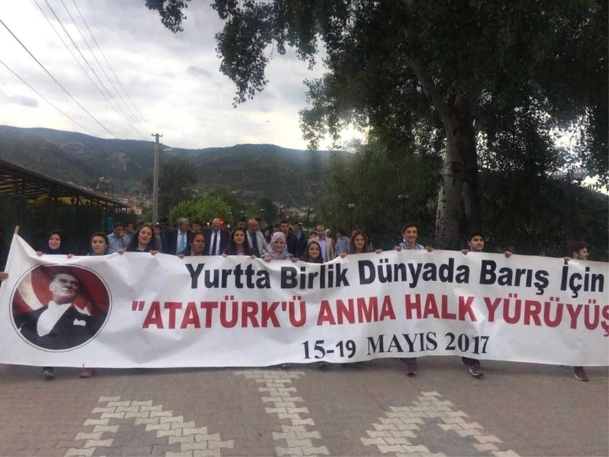 Osmaneli\'de Gençlik Yürüyüşü