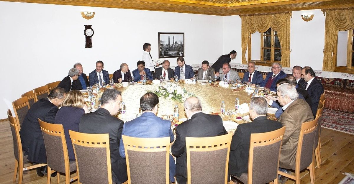 Rektör Çomaklı, Oda Başkanlarını ve Birlik Yöneticilerini Ağırladı
