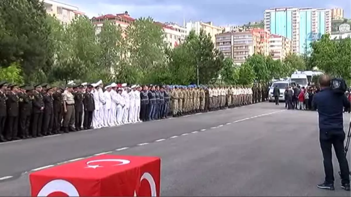 Şehidin Babası: "Bir Osmangazi Ölür, Bin Tane Osmangazi Dirilir. Hainler Bu Ülkeyi Alt...