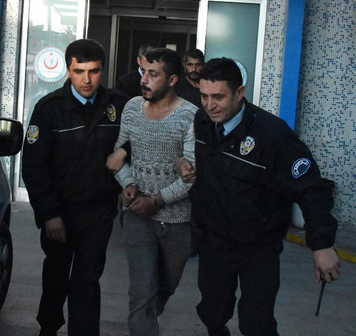 Tartıştıkları Kişiyi Bıçakladıktan Sonra Eve Gidip Uyumuşlar