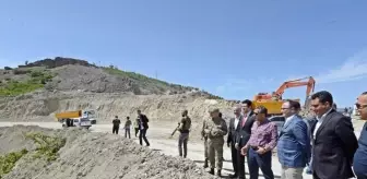 Tunceli Valisi Yapımı Devam Eden Karayolunu İnceledi