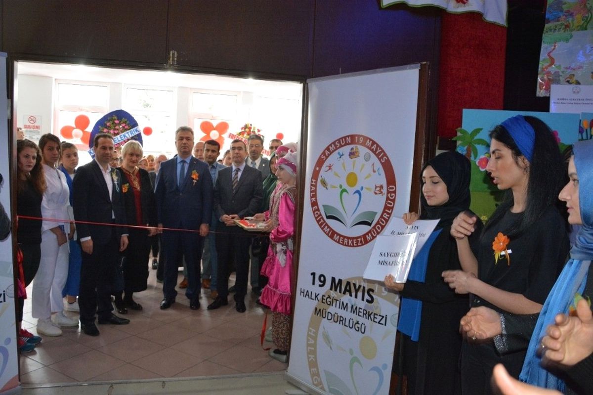 Yılsonu Sergisi İşaret Dili ile Açıldı
