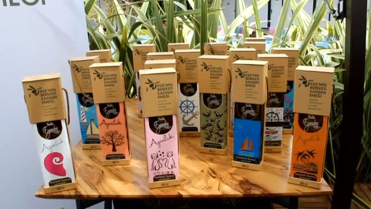 Zeytinyağı Şişeleri Ayvalıklı Kadınların Elinde Hayat Buldu