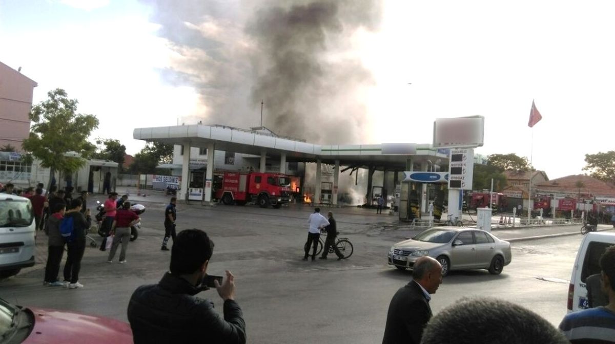Akaryakıt Istasyonunda Korkutan Yangın
