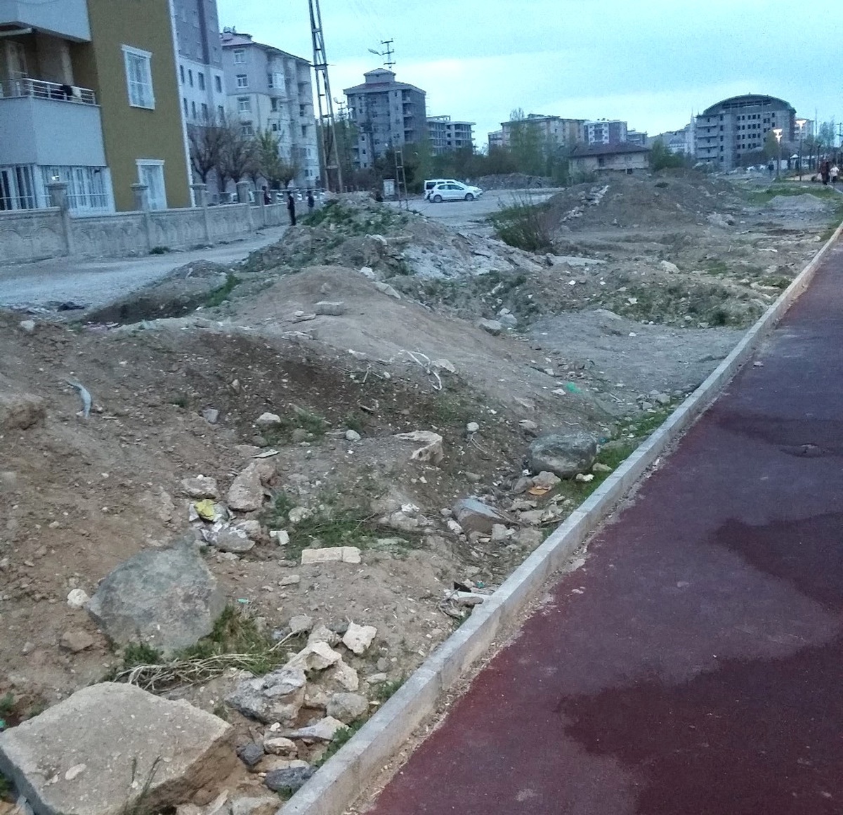 Akköprü\'de 275 Kamyon Hafriyat Toplandı