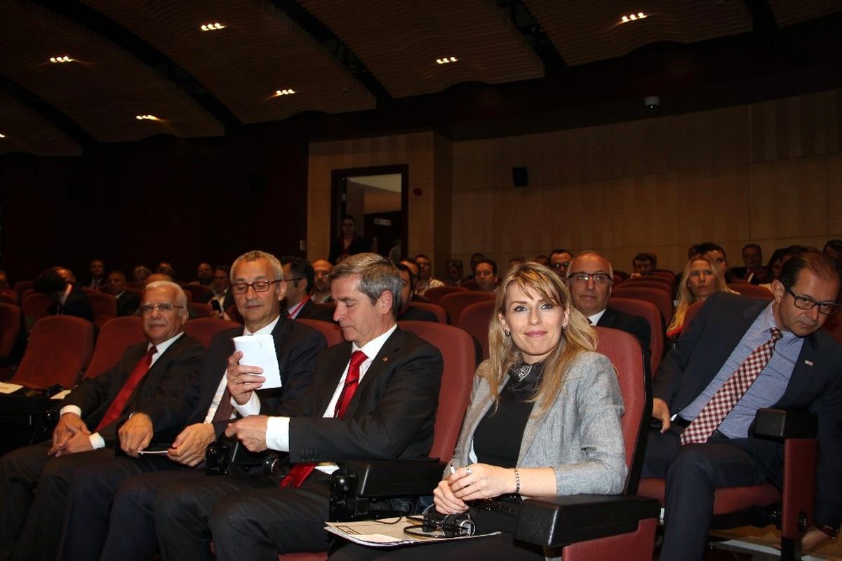 Alman Devleri Türk Ürünleri İçin İzmir\'de