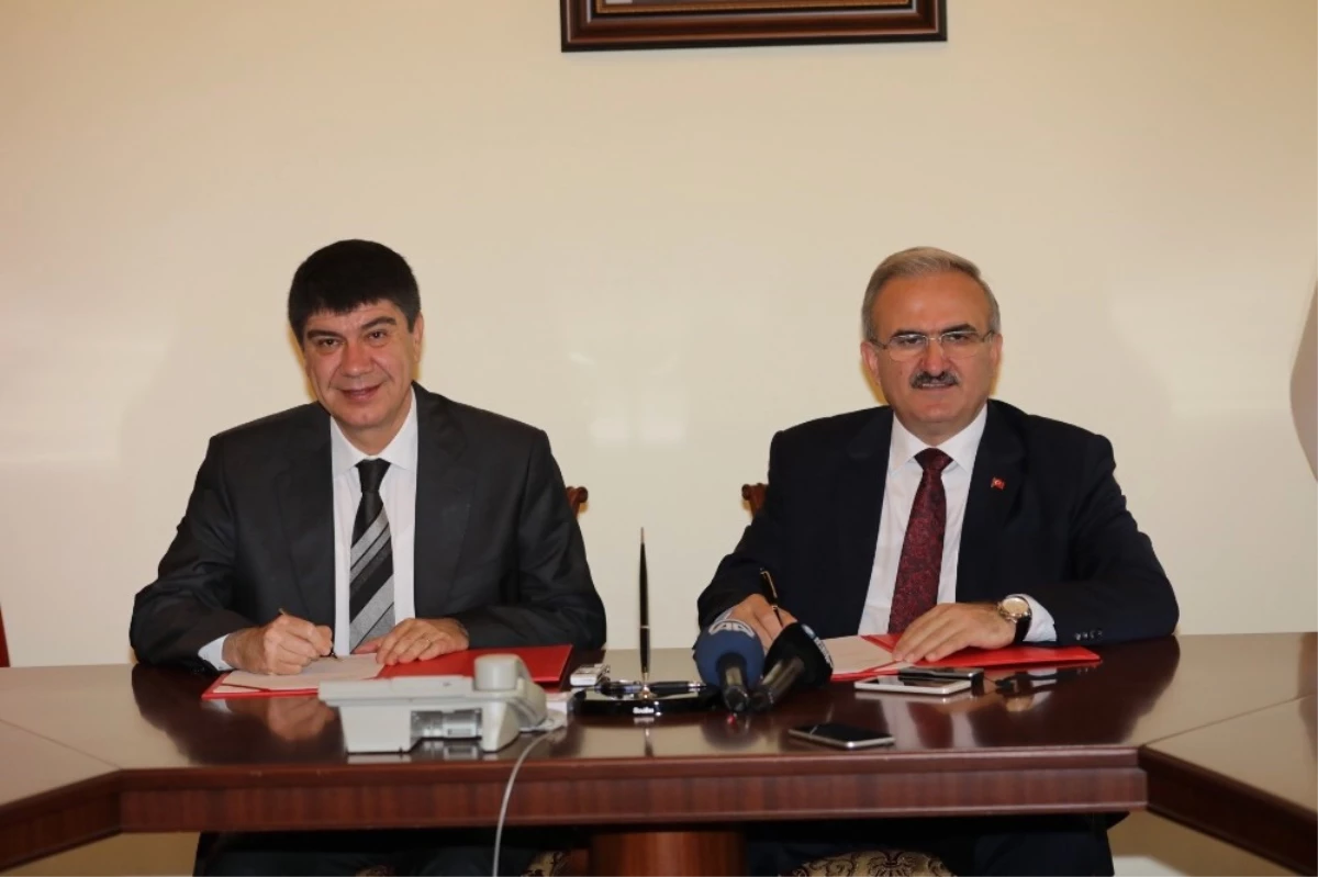 Antalya\'da \'Engelli Mola Evleri\' İçin Protokol İmzalandı