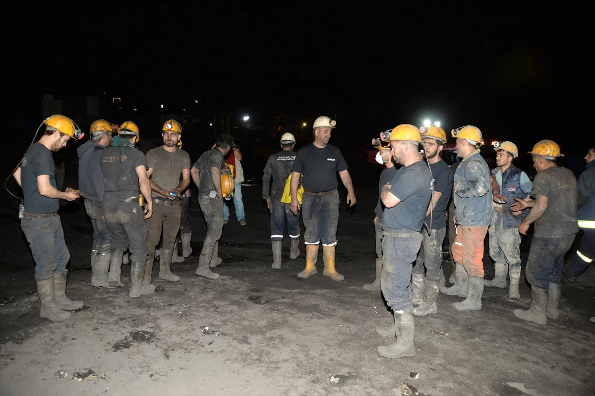 Antalya\'da Maden Ocağında Göçük: 2 İşçi Mahsur 2 - Yeniden