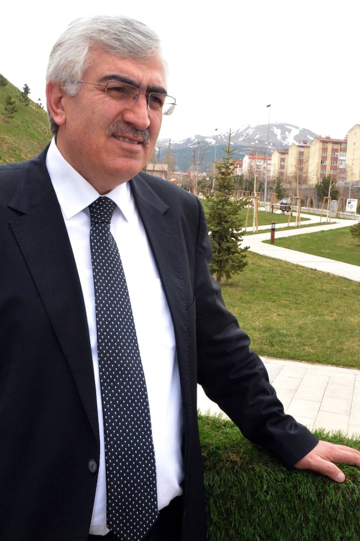 Başkan Öz, \'Takımımıza Şampiyonluk Yolunda Başarılar Diliyorum\'