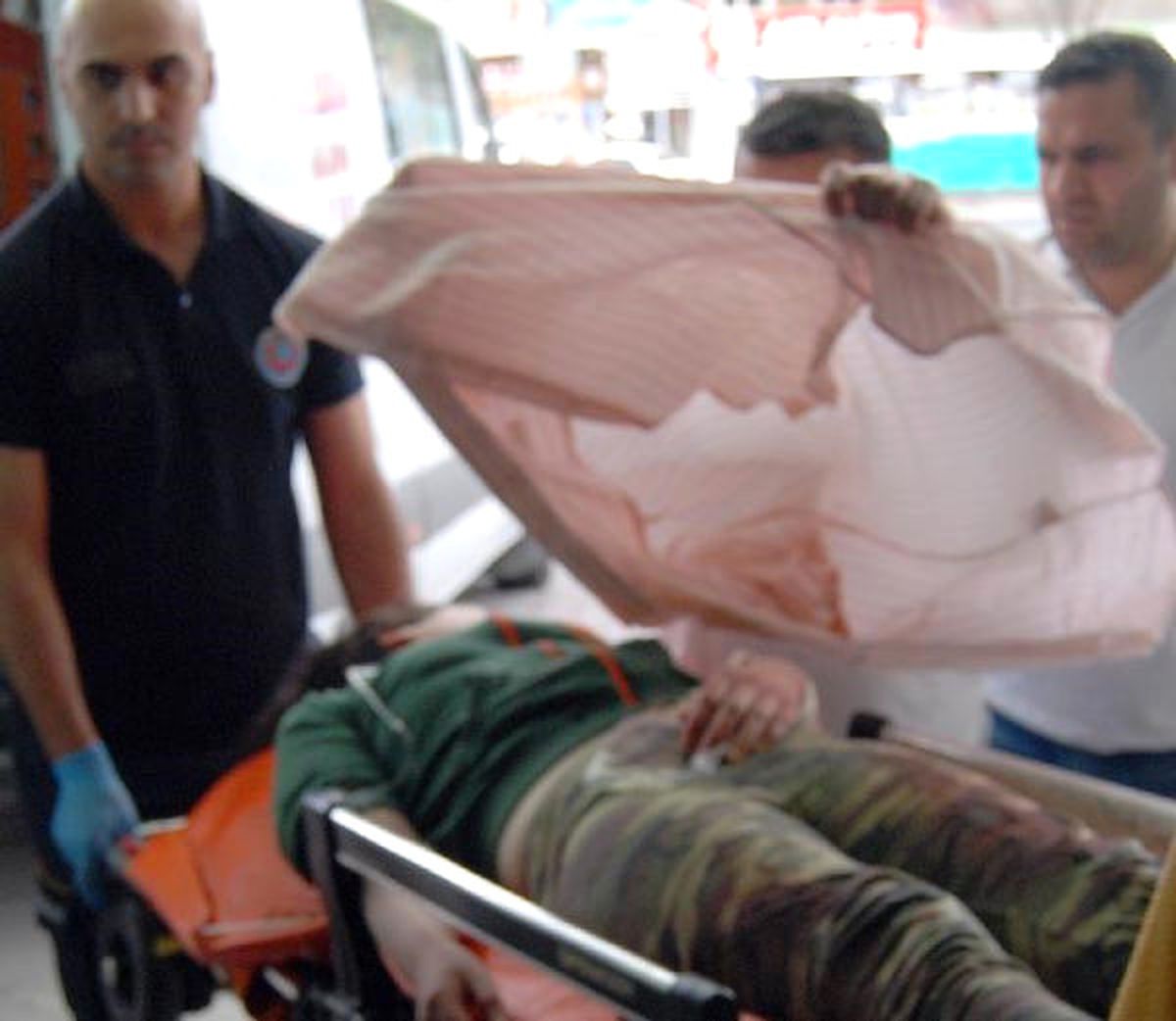 Bunalıma Giren Suriyeli Kadın Bileğini Kesip İntihara Kalkıştı