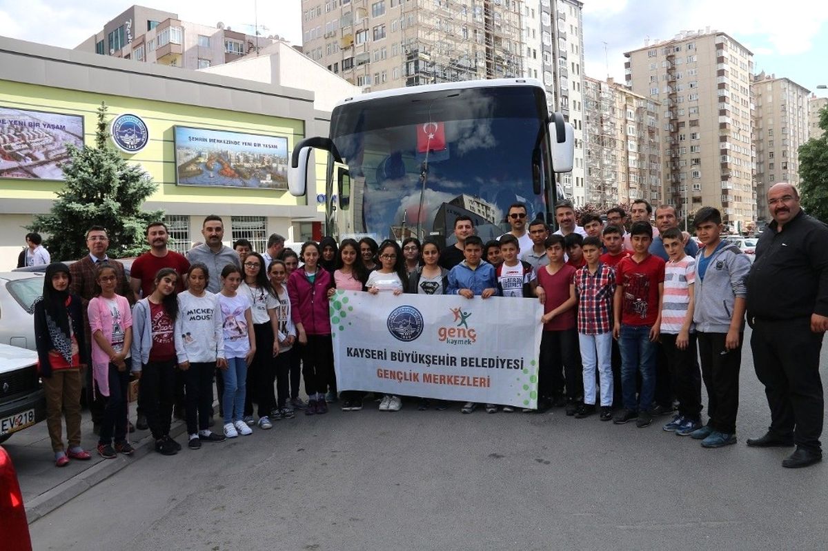 Çelik\'ten Öğrencilere Çanakkale Armağanı