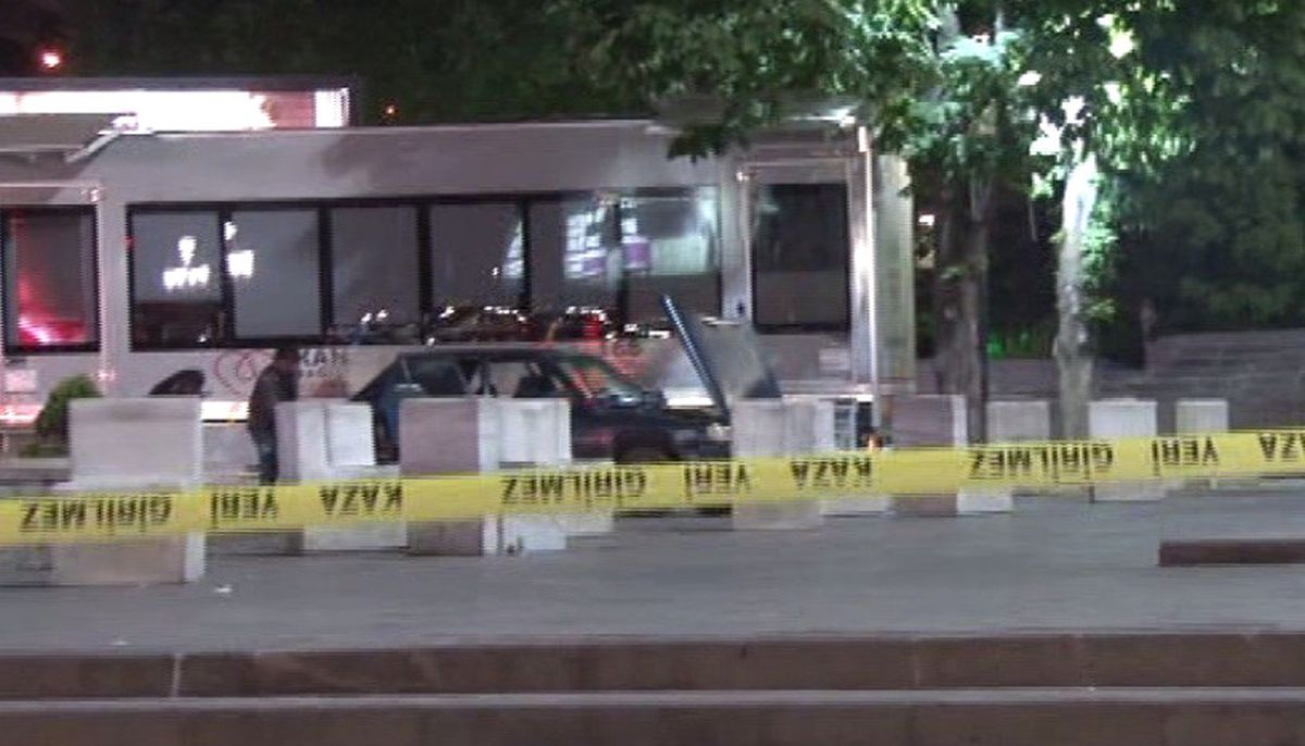 Dha Yurt - Ankara\'da Güvenpark\'a Bırakılan Otomobil Polisi Alarma Geçirdi