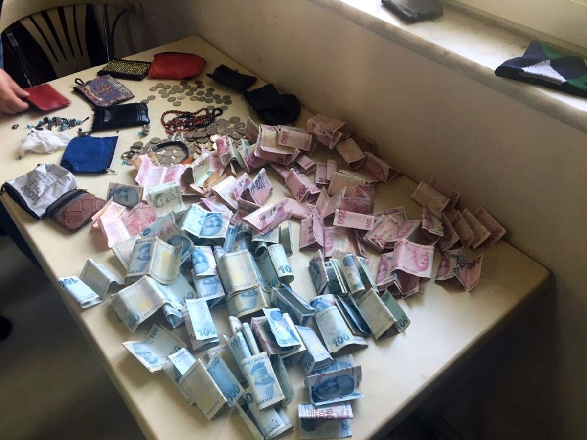 Dilencinin Üzerinden 14 Bin TL Çıktı