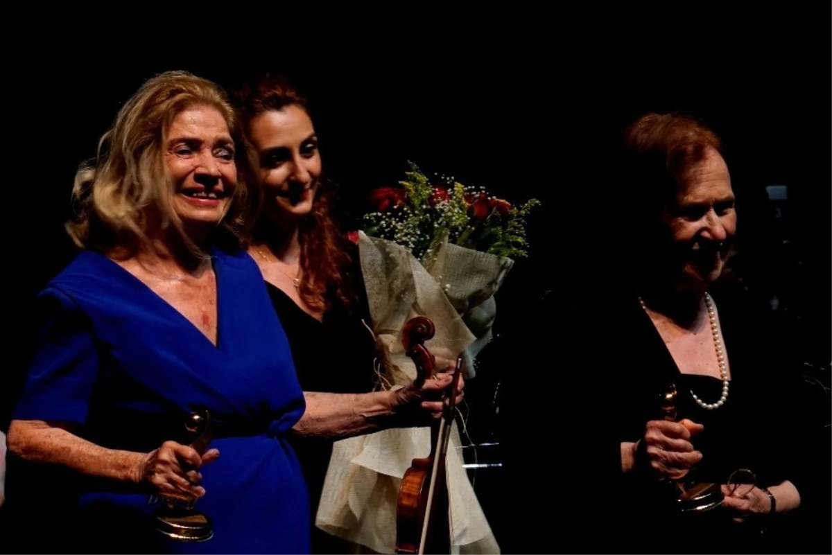 Dünyaca Ünlü Sanatçılar Ayla Erduran ve Ayşegül Sarıca\'dan Mersin\'de Unutulmaz Konser