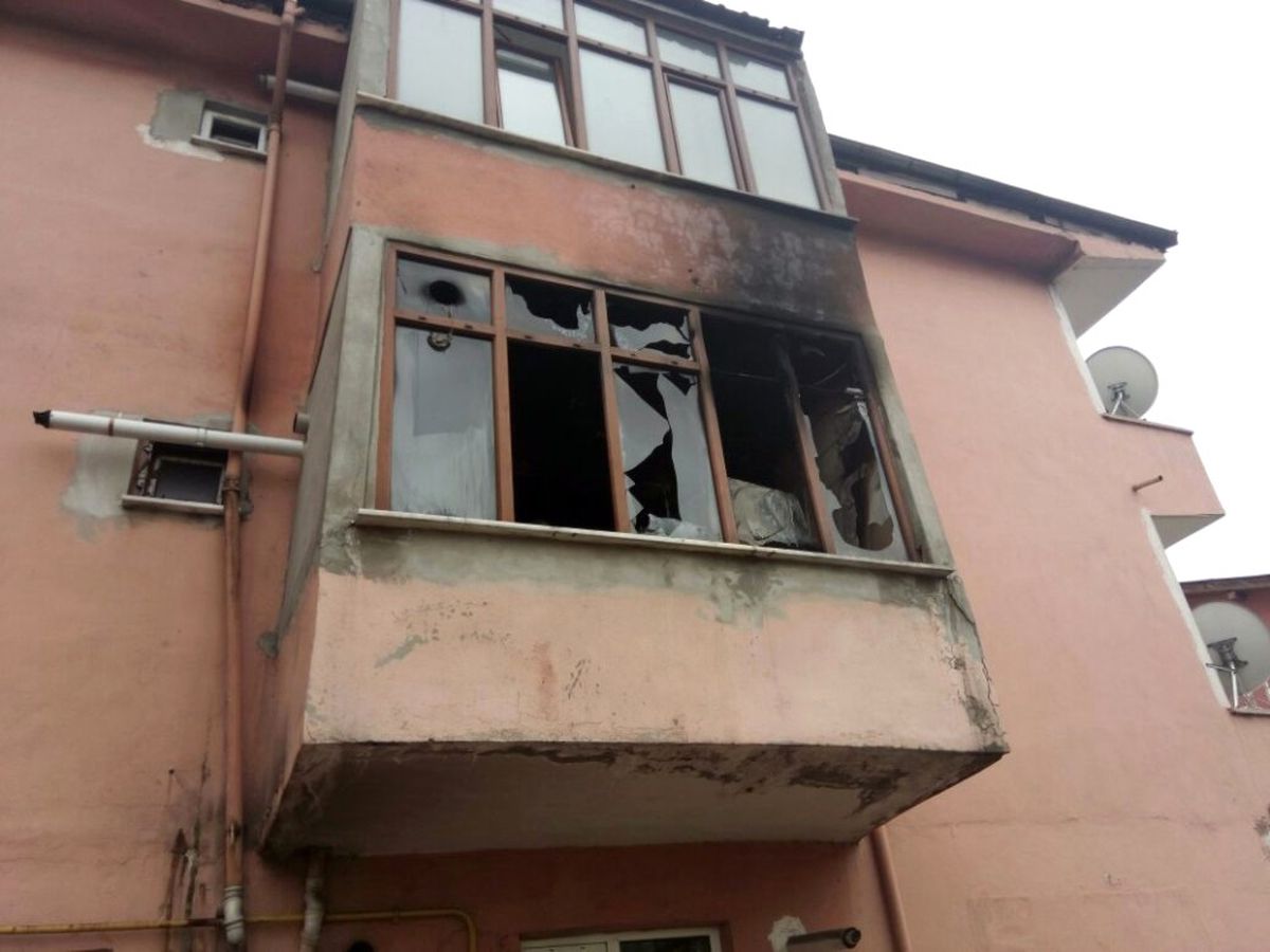 Elektrik Kontağından Çıkan Yangın Mutfağı Küle Çevirdi