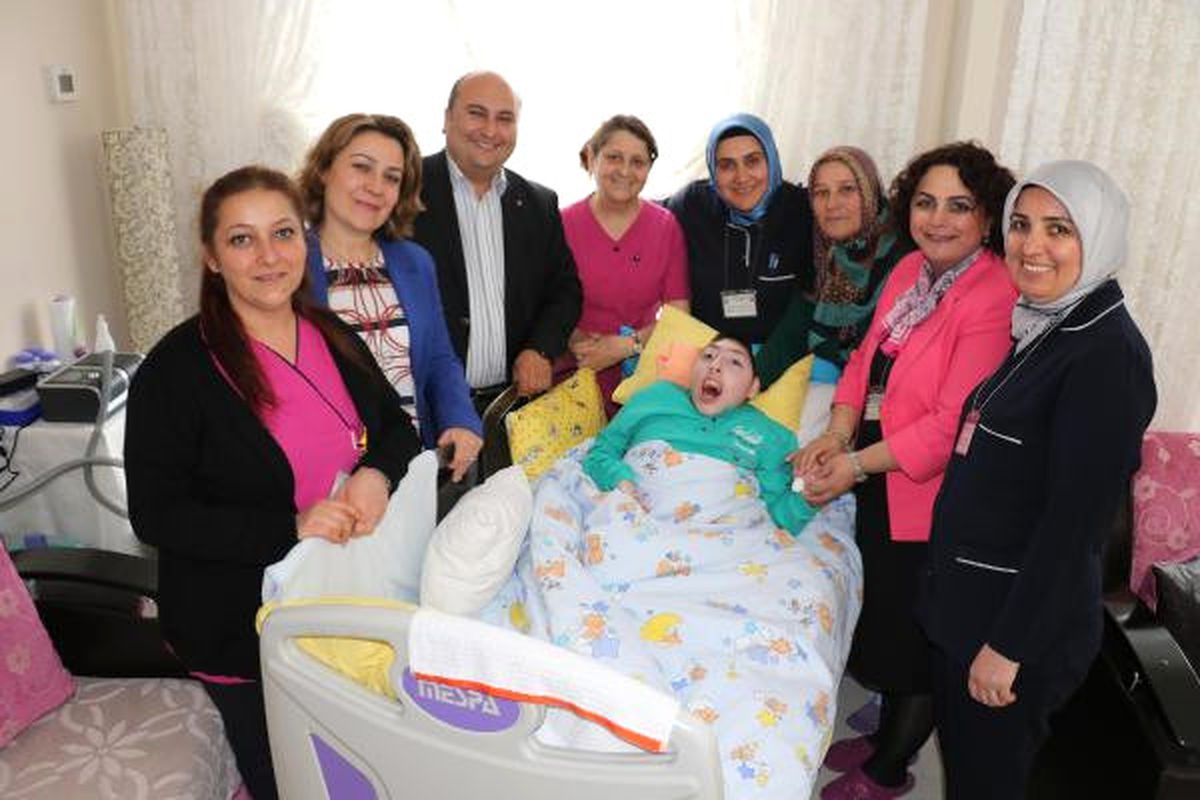 Engelli Eren\'in Kanatsız Şifa Meleği Oldular