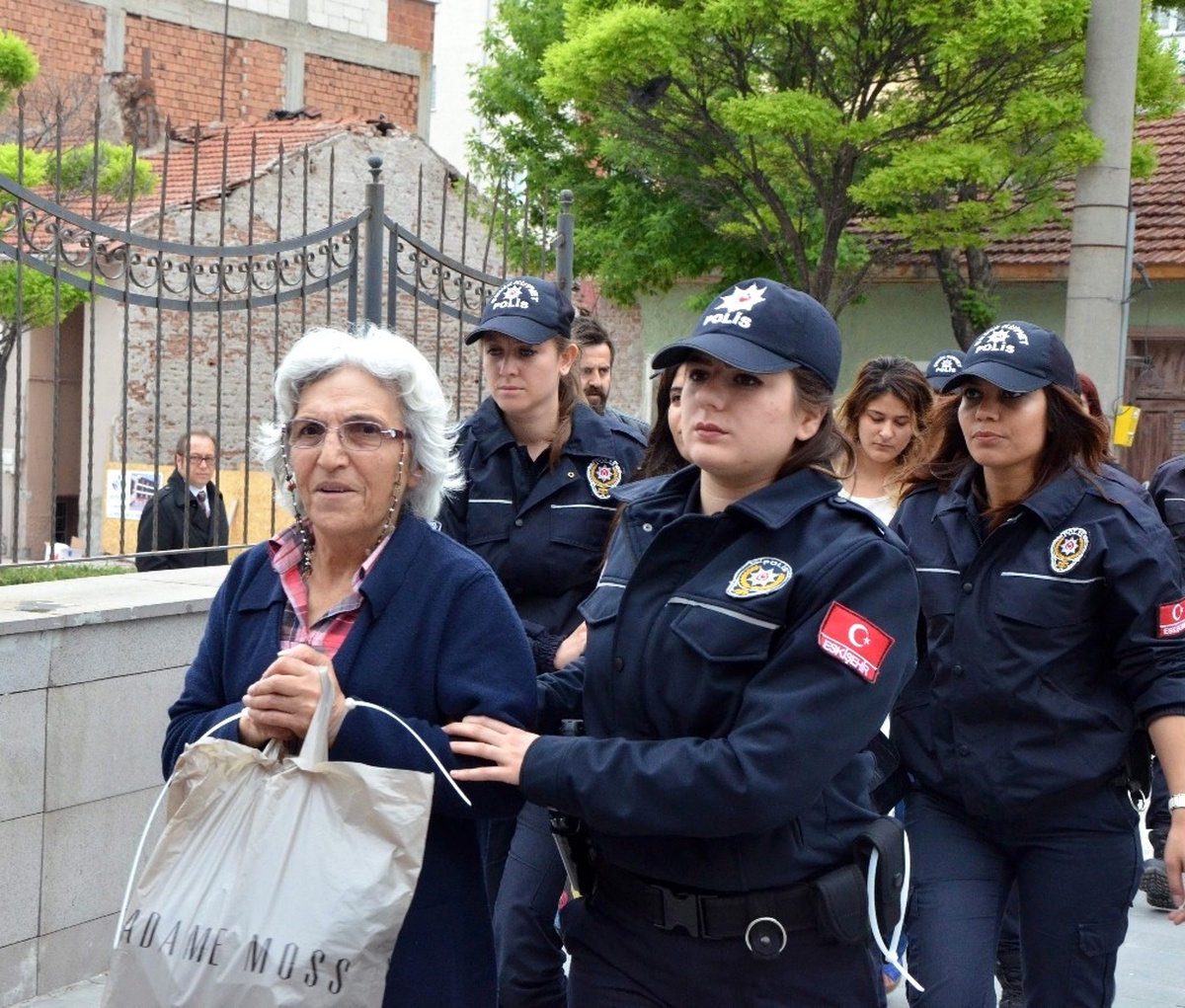 Eskişehir\'de Pkk/kck Şüphelisi 14 Şahıs Adliyeye Sevk Edildi