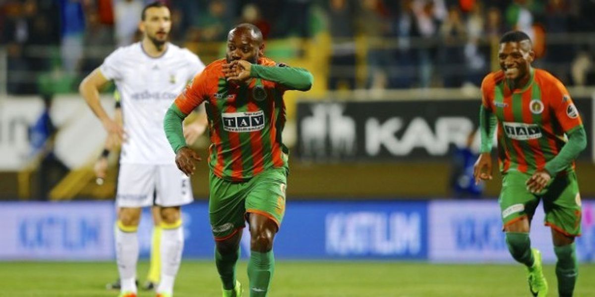 Fenerbahçe\'den Sürpriz Transfer Hamlesi!