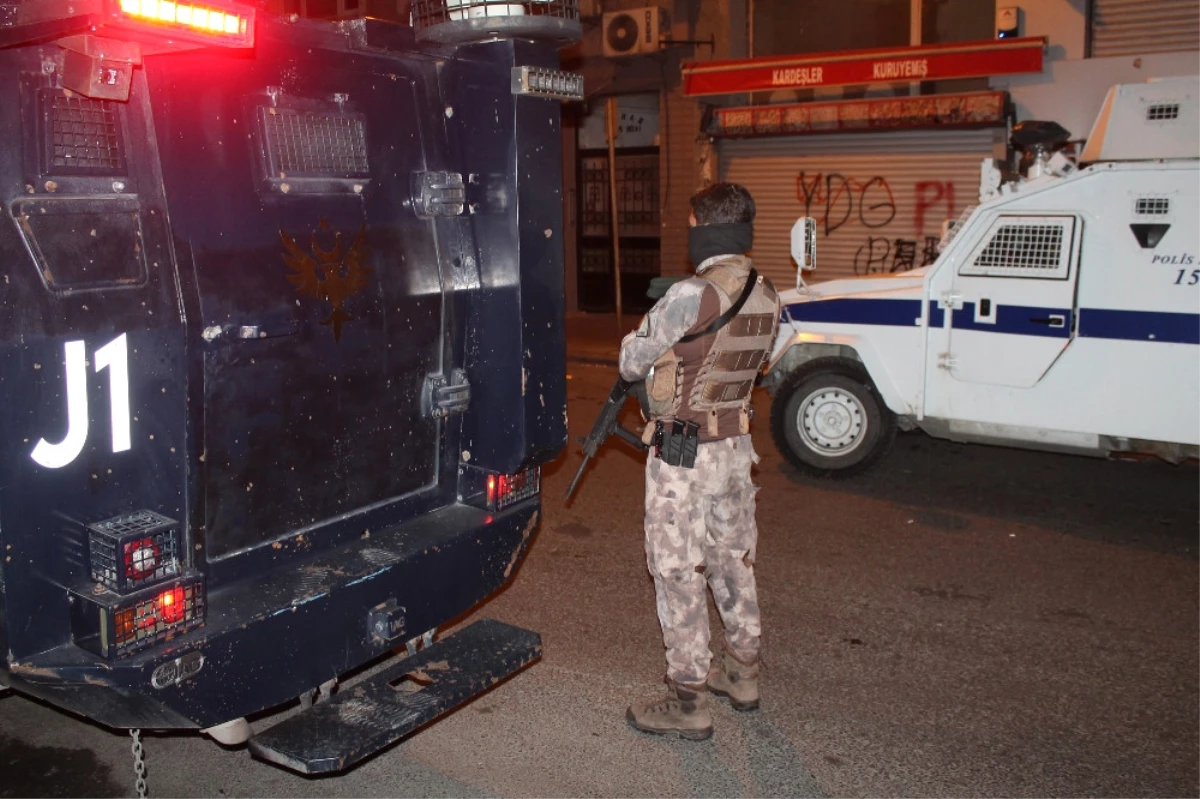 Istanbul\'da Polise Silahlı Saldırı