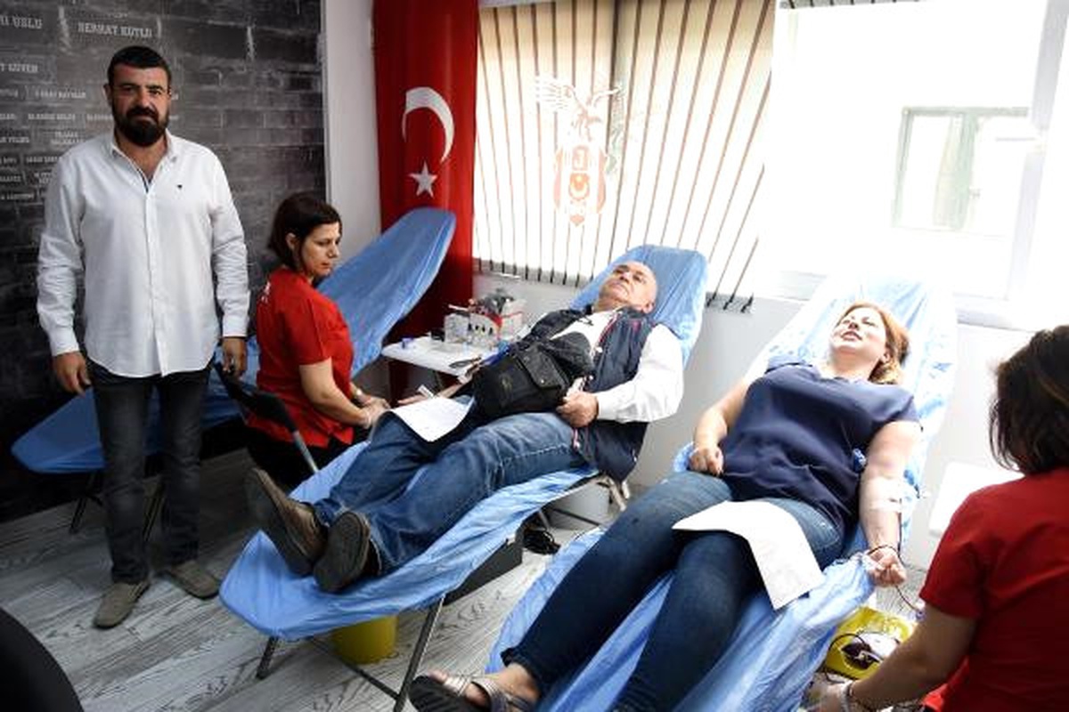 İzmir Beşiktaşlılar Derneği\'nden Kan Bağışı