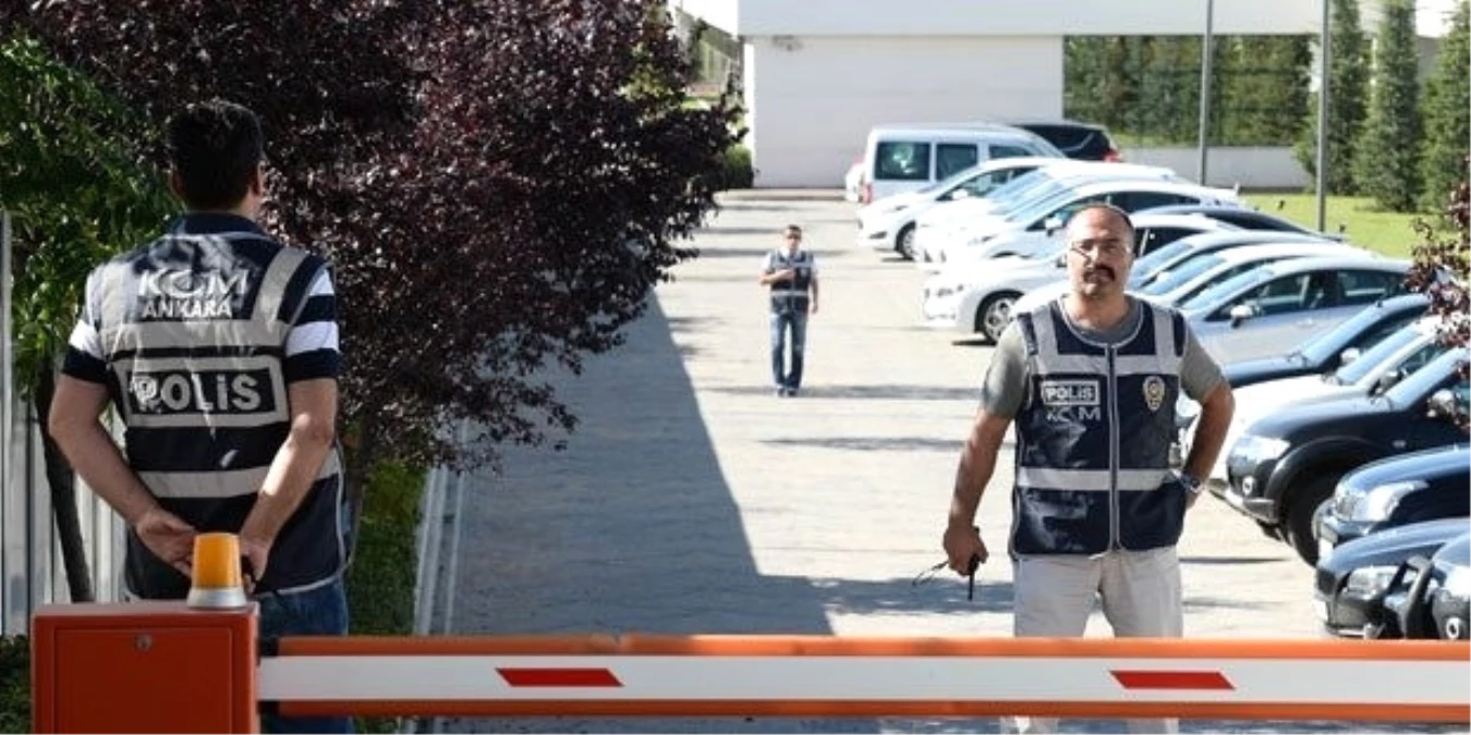 Koza Holding\'e FETÖ Operasyonunda 23 Kişi Gözaltına Alındı