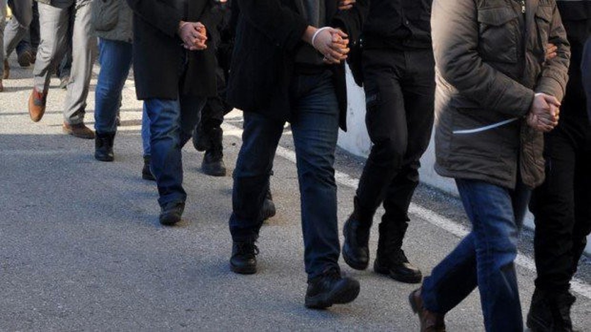 Manisa\'da Fetö Operasyonu: 46 Gözaltı