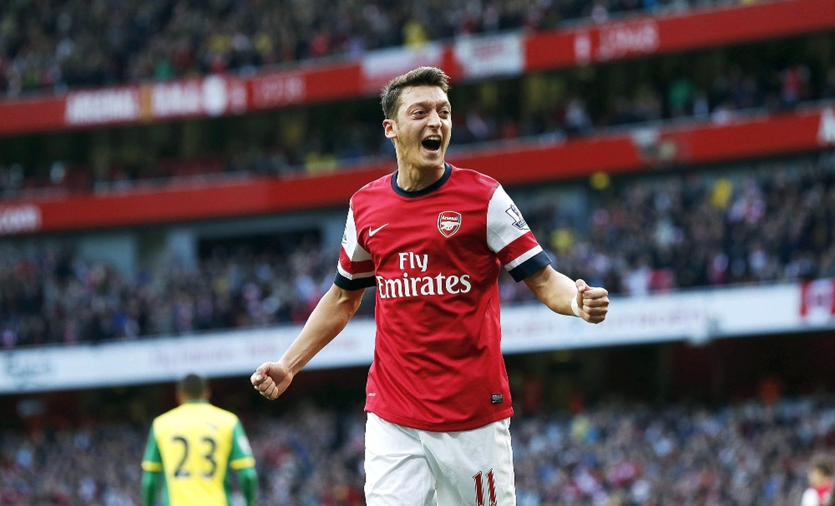 Mesut Özil Yeni Sisteme Alışmaya Çalışıyor